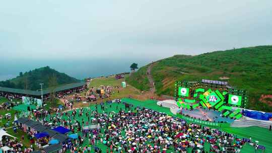 航拍夏天音乐节，帐篷音乐节，音乐节露营