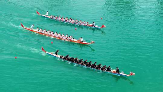 龙舟比赛水上竞技场景