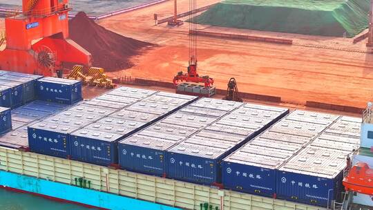 滨州港码头停泊货轮运输船装卸货物宣传片视频素材模板下载