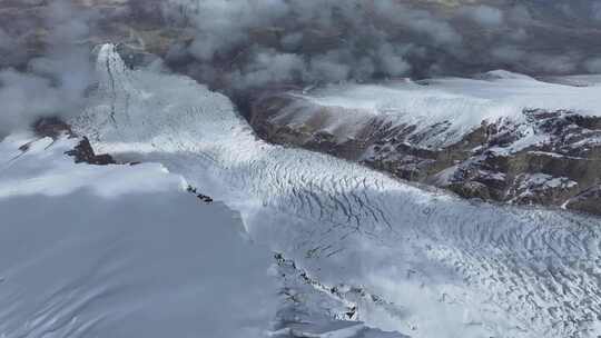 航拍冰川之父慕士塔格峰雪山冰川风光