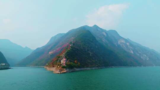 长江三峡巫峡红叶