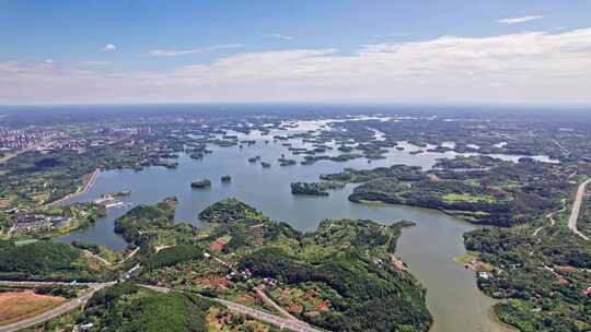 成都市简阳市三岔湖水库白昼晴天航拍实时