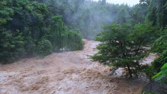 山洪洪水爆发自然灾害防灾减灾泥石流暴雨