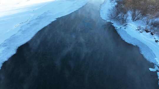 呼伦贝尔冰河雪景雾气