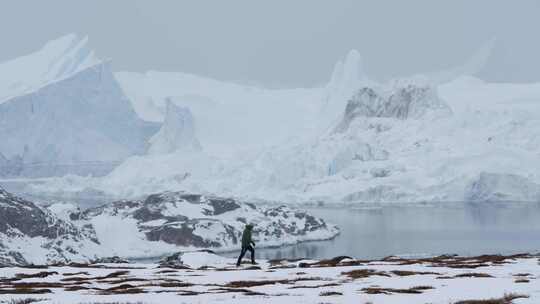 冰峡湾， Ilulissat，旅行者，步