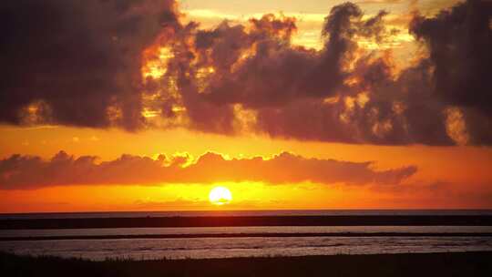 大海夕阳海边日落唯美夕阳晚霞