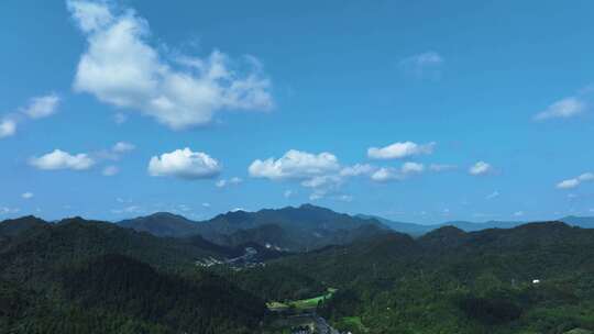 航拍高山崇山峻岭