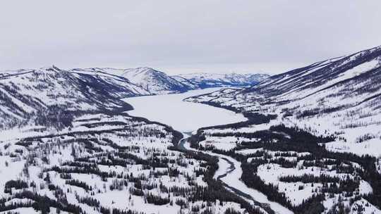 新疆阿勒泰地区喀纳斯景区雪景航拍