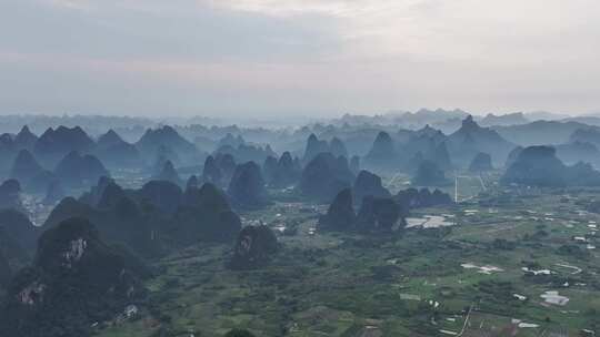 水墨喀斯特山峰地貌自然风光航拍