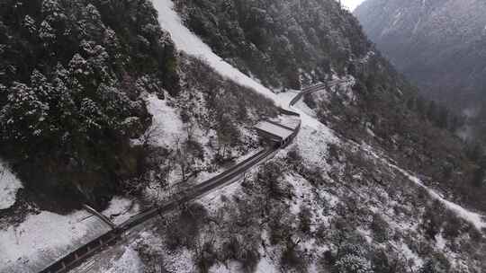 云南独龙江贡山贡独公路航拍雪山垭口风光