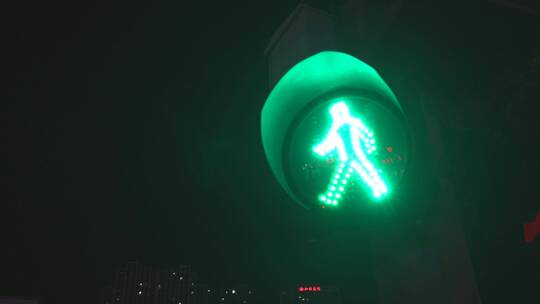 人行道红绿灯-绿灯变红灯
