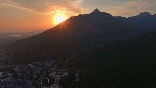 航拍泰山天外村