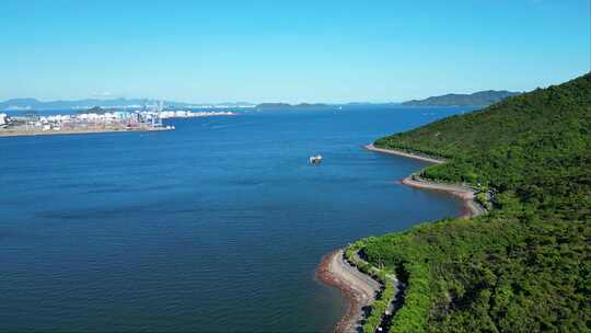 山水相依的海岛风光全景