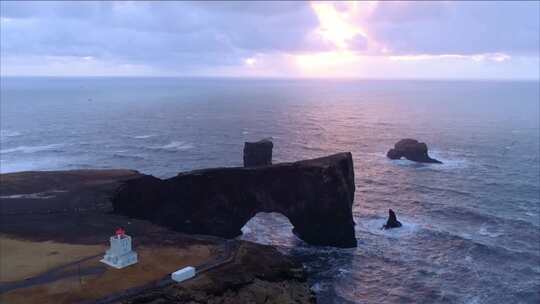 4k航拍冰岛黑沙滩海边悬崖风景