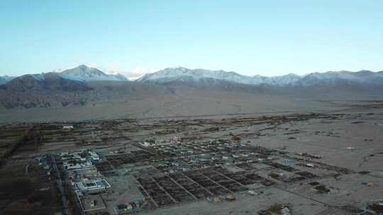 新疆航拍塔县农村帕米尔高原旅行视频素材模板下载