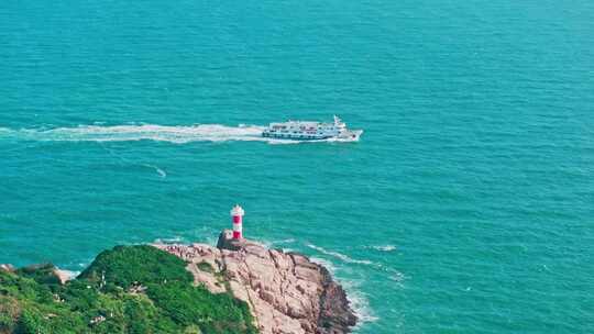 海岛间的渡轮