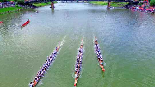 河上龙舟比赛航拍画面