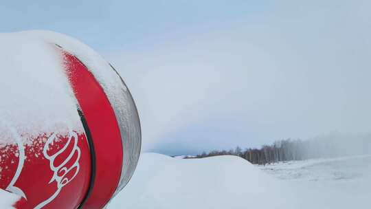 滑雪场造雪机人工造雪作业视频素材模板下载