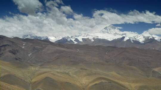 西藏雪山云层翻滚