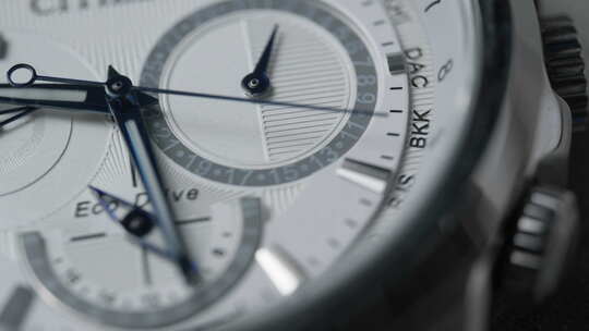 手表时钟晚上九点半秒针指针视频素材模板下载