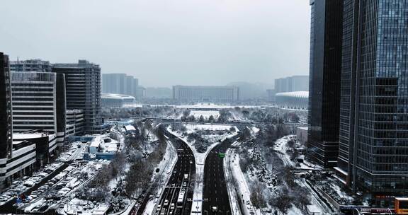 城市雪景航拍济南