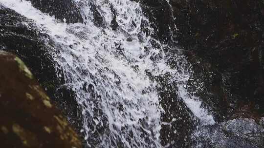 山间小溪流水山泉水