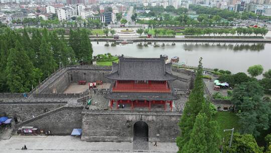 旅游景区航拍湖北荆州古城东门景区