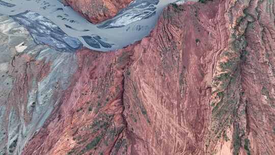 峡谷河谷安集海红色地质地貌自然险峻无人区