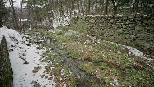 庐山冬天小溪雪后长冲河