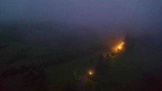 晨雾中的仙女山