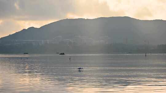 海南陵水早晨海上