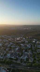 Vuelo de drone sobre