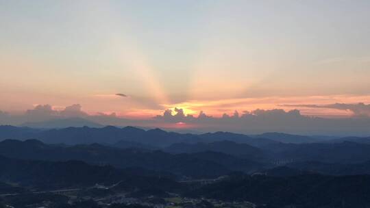 日落晚霞夕阳火烧云航拍