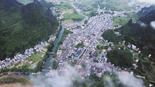 桂林山水烟雨漓江兴坪古镇航拍风光4K