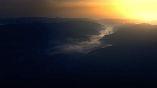 山间日出云海景观