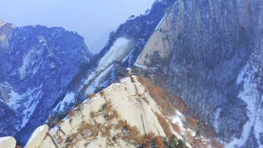 航拍深山雪景松树高山栈道阶梯