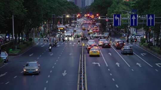 车流交通马路堵车都市城市生活夜晚夜景城市