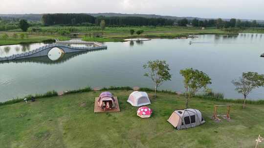 夏天露营基地休闲度假航拍