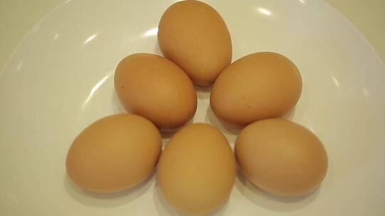 磕鸡蛋打鸡蛋搅鸡蛋
