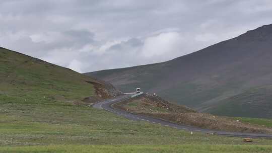 西藏环湖公路自驾航拍