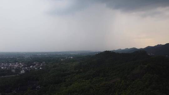 延时航拍乡村雷雨天气云层风暴闪电