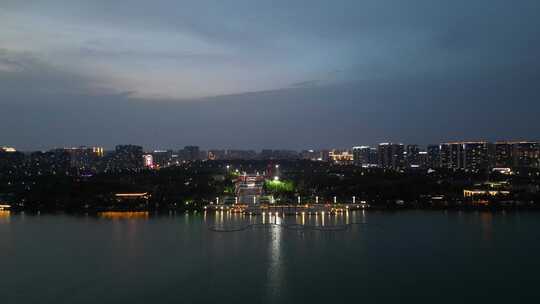 航拍河南商丘市日月湖景区夜景