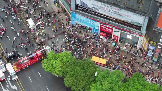 贵阳民族巡游当天街景