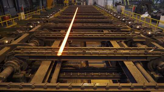 钢厂钢管生产红热管生产线输送重工业轧制