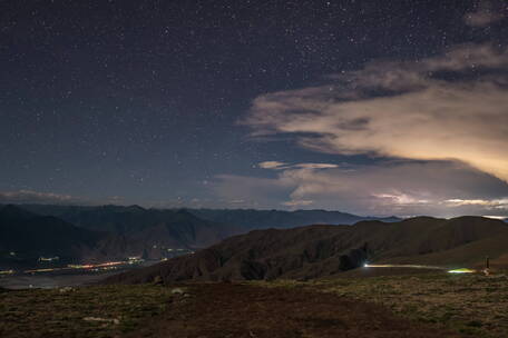 6k 羊湖上的星空