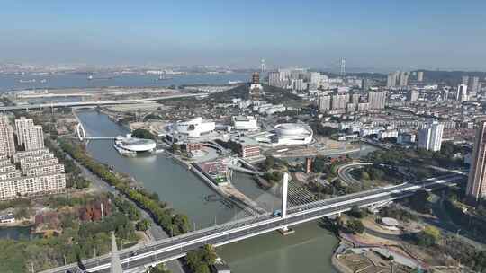 城市高空俯瞰江河桥梁及建筑景观