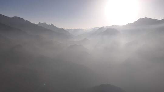 航拍秦岭山脉秋季风景云海