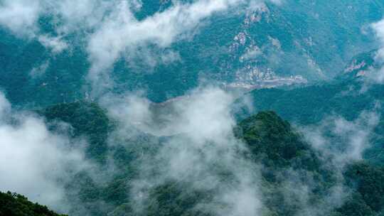 秦岭山脉云海云雾飘动