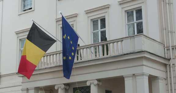 英国伦敦贝尔格莱维亚的德国和欧洲旗帜