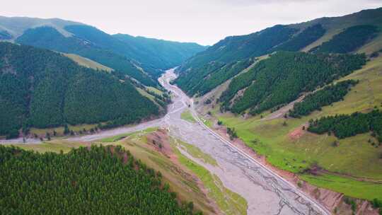 新疆阿勒泰G219国道草原风景航拍